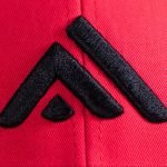 Snapback Ultra-Fit ajustable (Rouge/Noir)